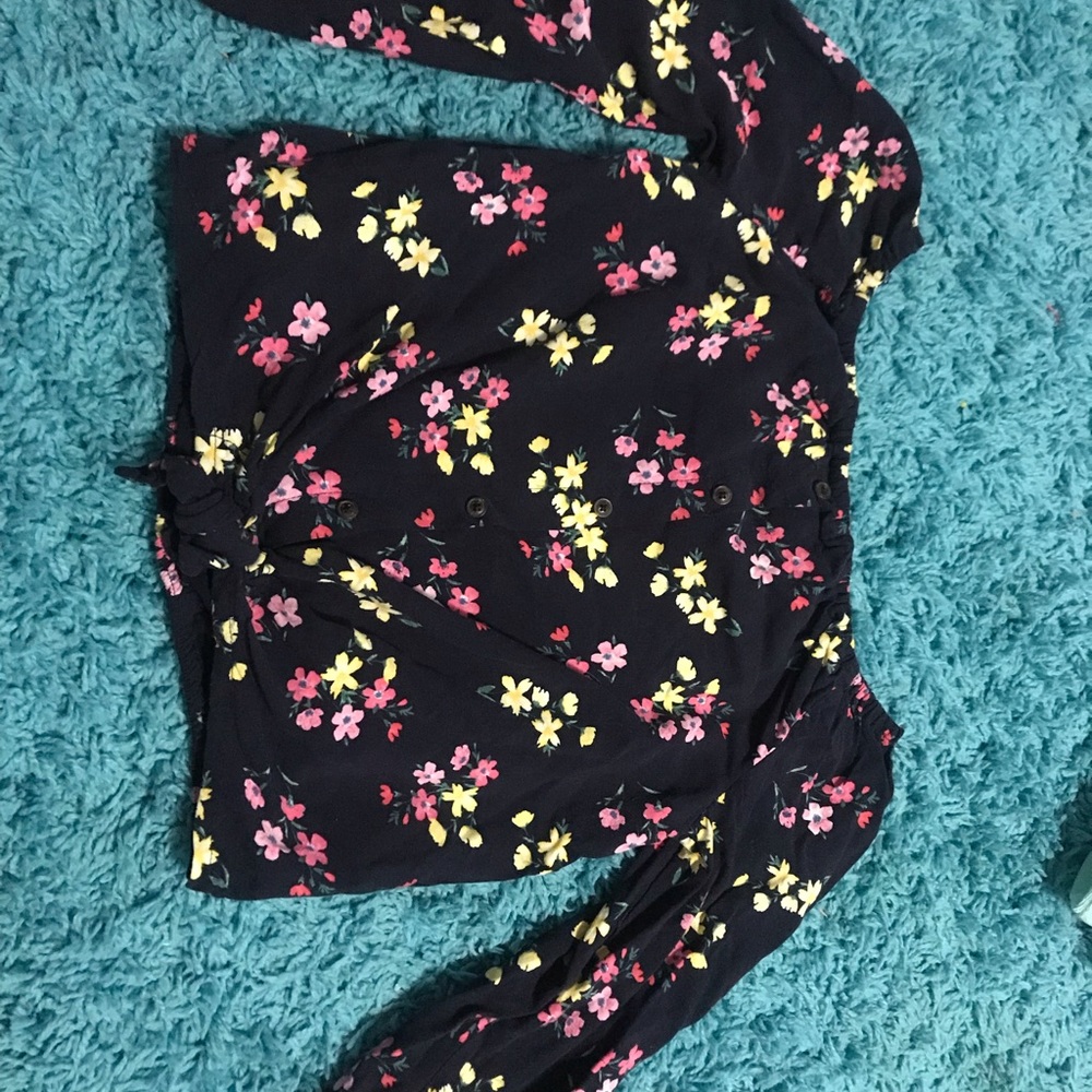 Abercrombie kids 9/10 floral top
